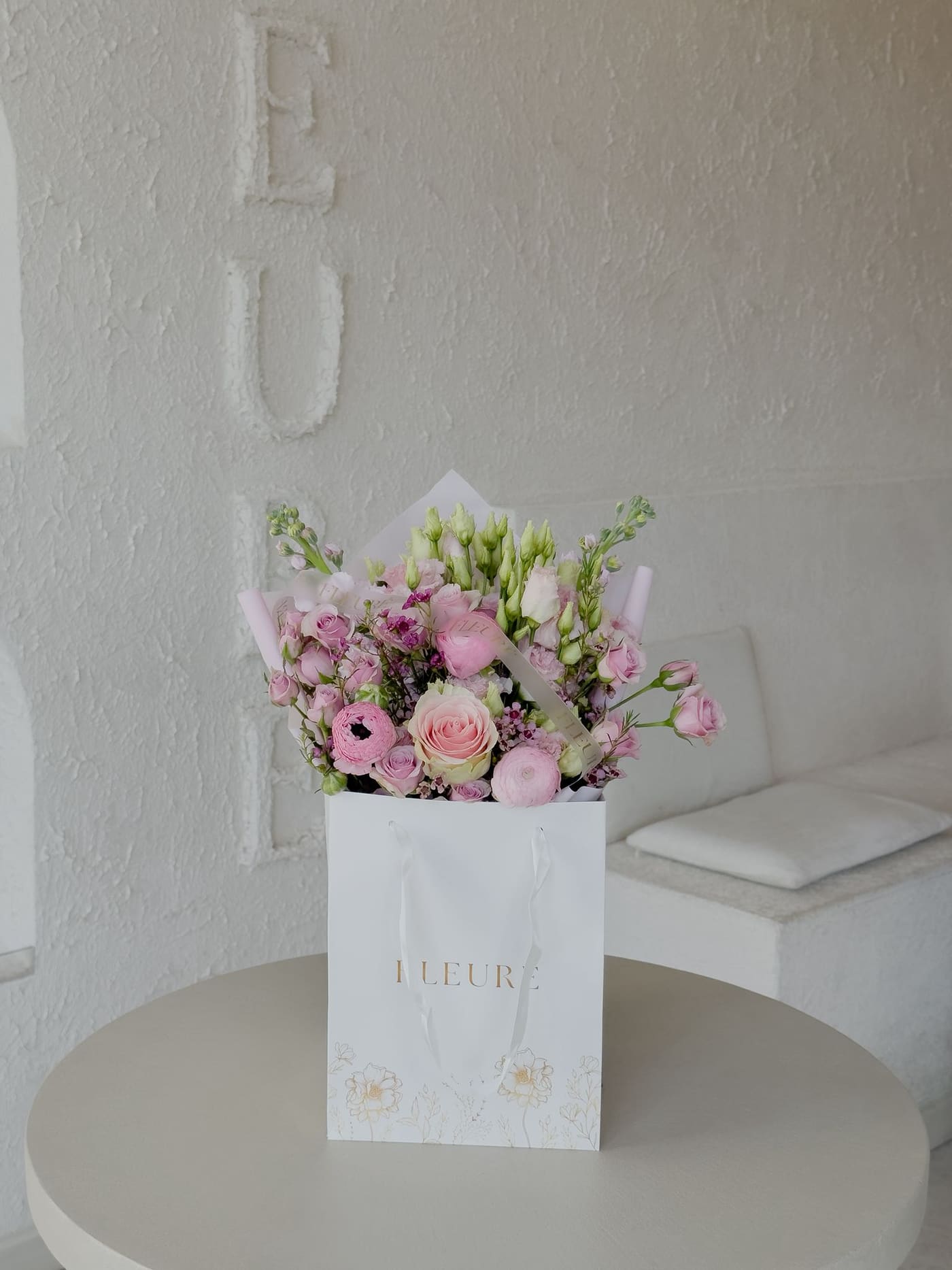 Luxury neutral bouquet